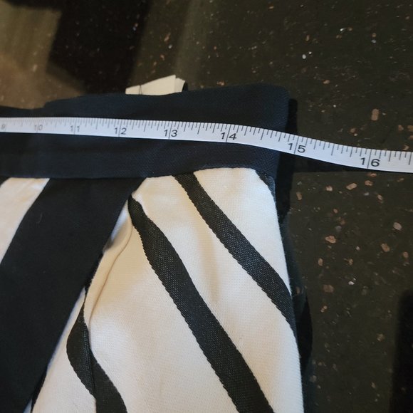 H & M Skirt - Picture 10 of 13